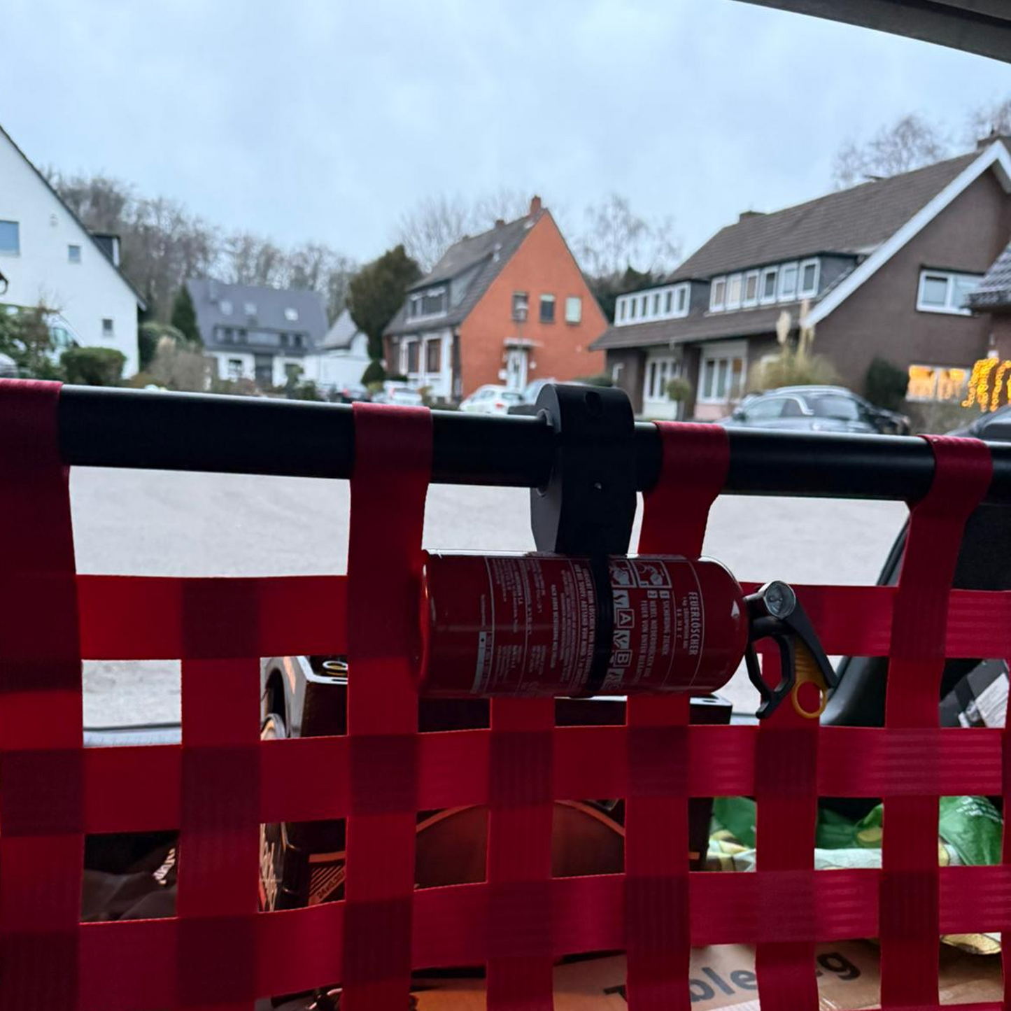 Feuerlöscher mit Halterung für Clubsport Strebe / Überrollbügel / Käfig